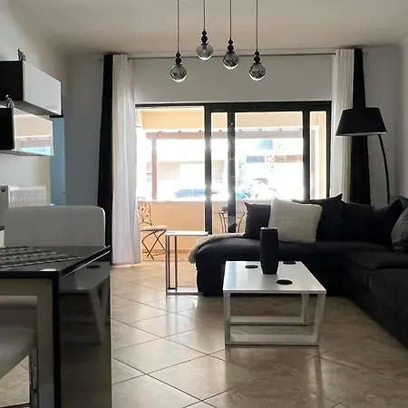 Anna Kavros Luxury Apartment *